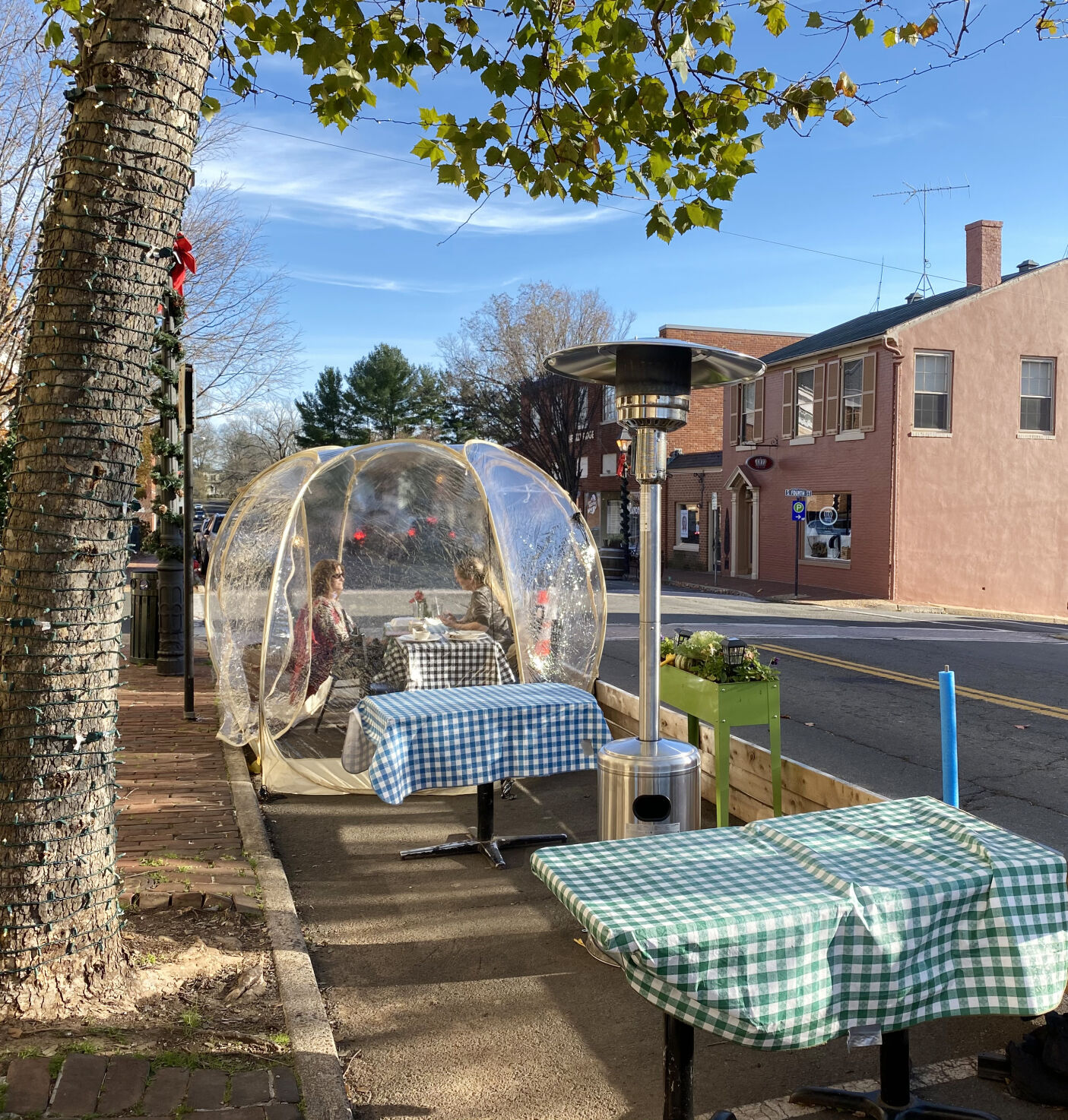 photo_ft_news_main st bubble 2_112520 copy.jpg